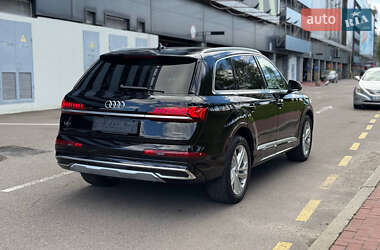 Позашляховик / Кросовер Audi Q7 2020 в 