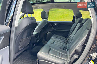 Позашляховик / Кросовер Audi Q7 2020 в 