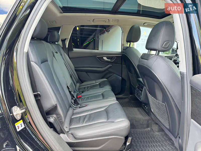 Позашляховик / Кросовер Audi Q7 2020 в Києві