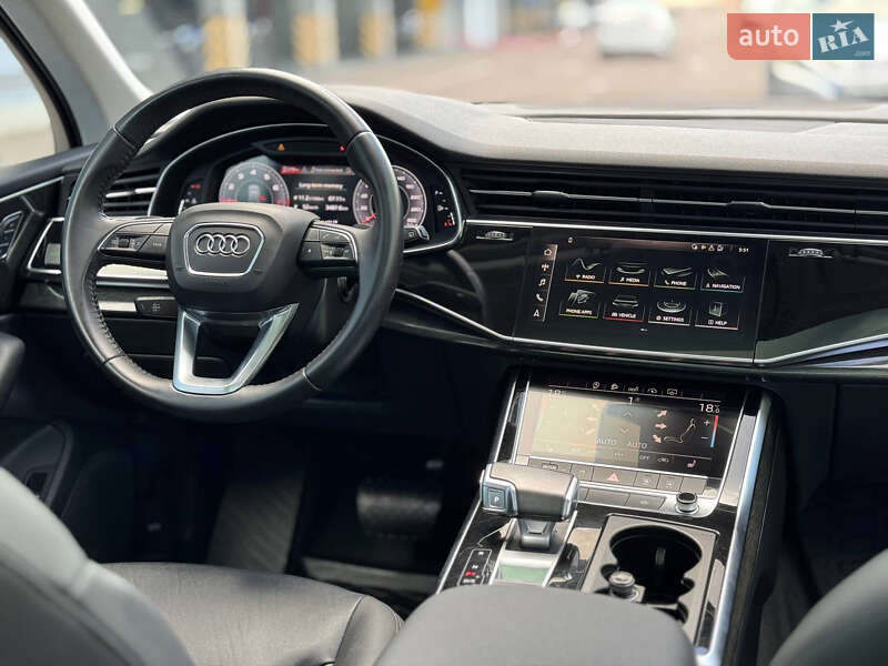 Позашляховик / Кросовер Audi Q7 2020 в Києві