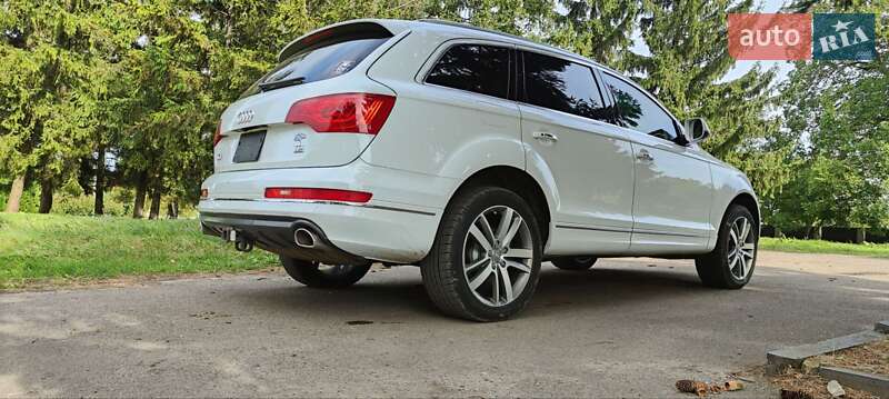 Позашляховик / Кросовер Audi Q7 2015 в Дубні