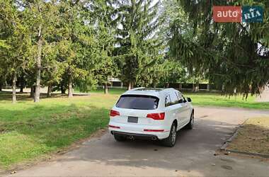 Внедорожник / Кроссовер Audi Q7 2015 в 