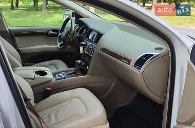 Внедорожник / Кроссовер Audi Q7 2015 в 