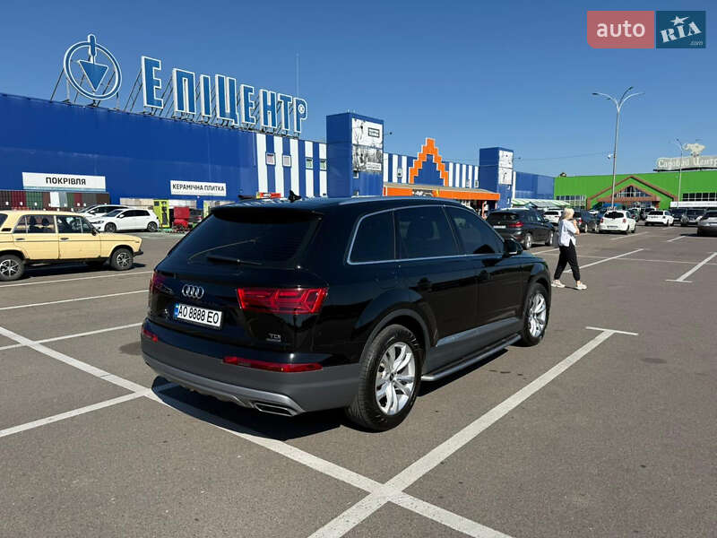 Внедорожник / Кроссовер Audi Q7 2017 в Мукачево