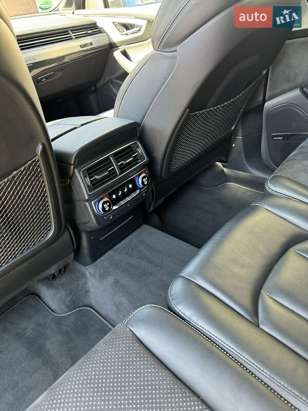 Внедорожник / Кроссовер Audi Q7 2015 в Стрые