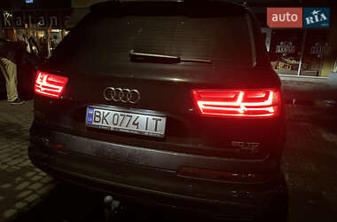 Внедорожник / Кроссовер Audi Q7 2019 в 