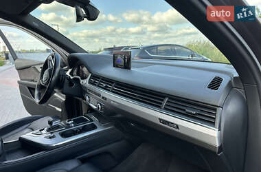 Позашляховик / Кросовер Audi Q7 2016 в 
