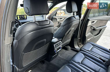 Позашляховик / Кросовер Audi Q7 2016 в 