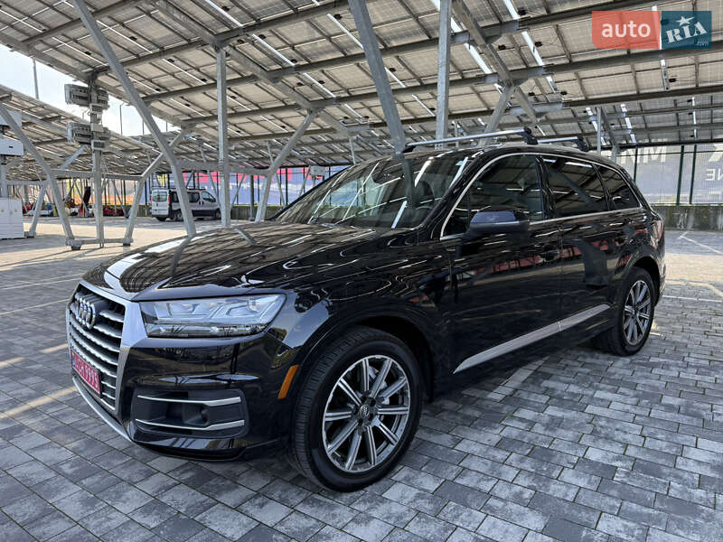 Внедорожник / Кроссовер Audi Q7 2017 в 
