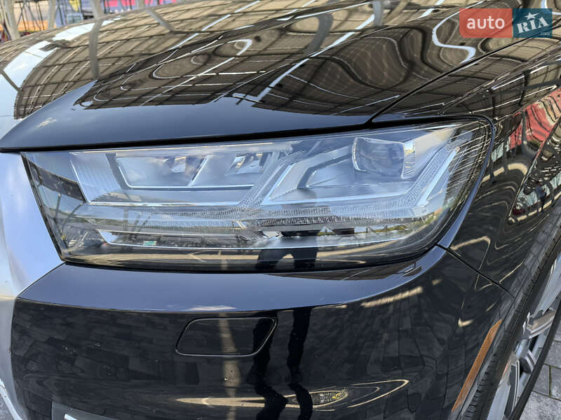 Позашляховик / Кросовер Audi Q7 2017 в Львові