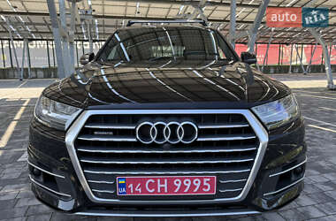 Внедорожник / Кроссовер Audi Q7 2017 в 