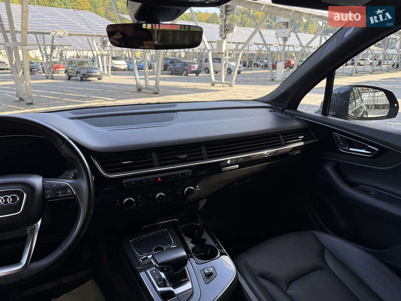 Позашляховик / Кросовер Audi Q7 2017 в Львові