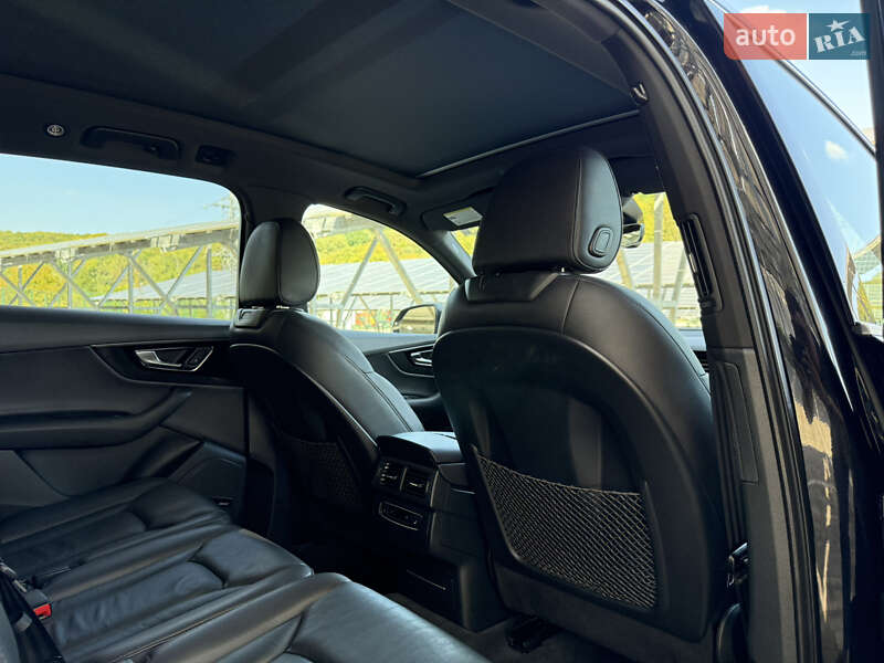 Позашляховик / Кросовер Audi Q7 2017 в Львові