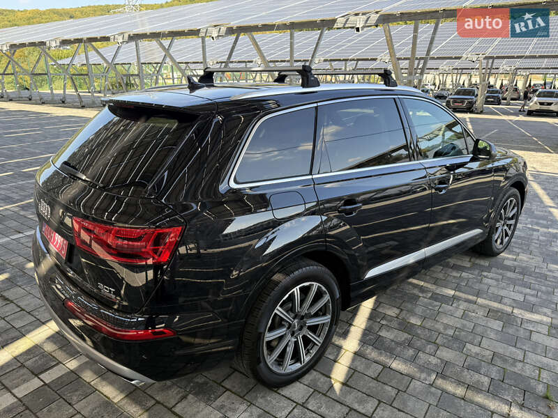 Позашляховик / Кросовер Audi Q7 2017 в Львові
