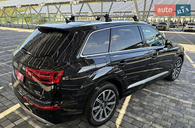 Внедорожник / Кроссовер Audi Q7 2017 в 