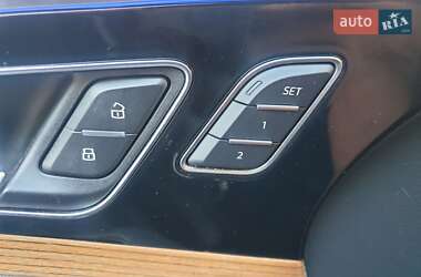 Внедорожник / Кроссовер Audi Q7 2016 в 
