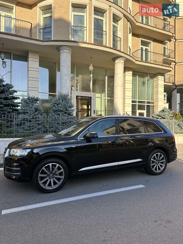 Позашляховик / Кросовер Audi Q7 2018 в Києві