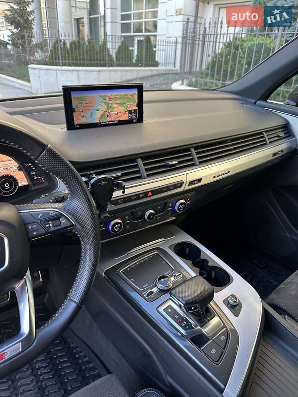 Позашляховик / Кросовер Audi Q7 2018 в Києві