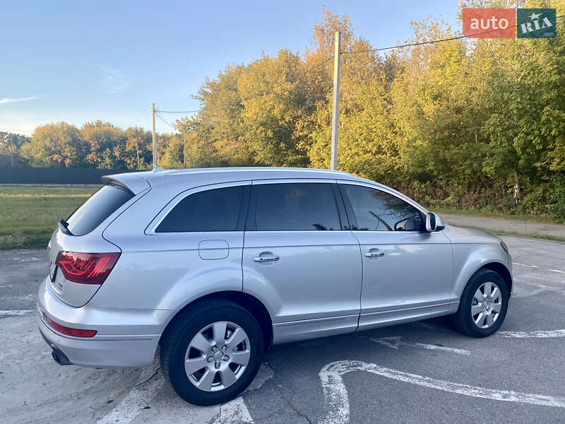Позашляховик / Кросовер Audi Q7 2013 в Конотопі