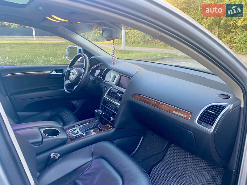 Позашляховик / Кросовер Audi Q7 2013 в Конотопі