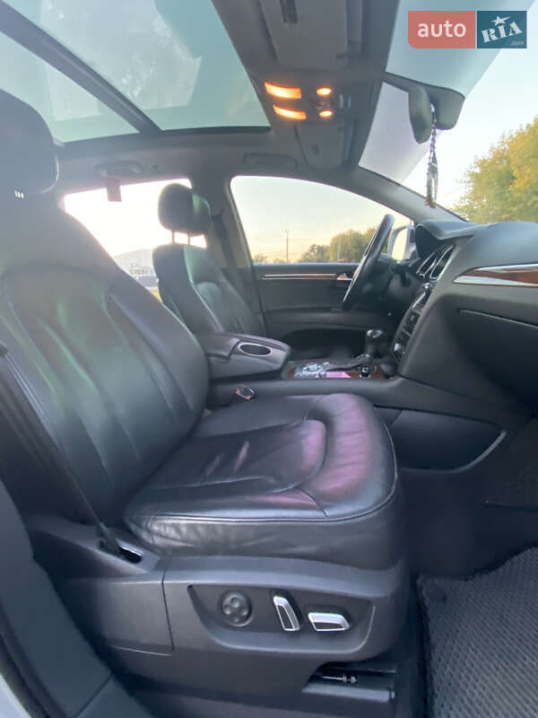 Позашляховик / Кросовер Audi Q7 2013 в Конотопі