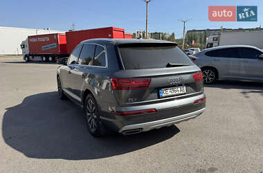 Внедорожник / Кроссовер Audi Q7 2016 в 
