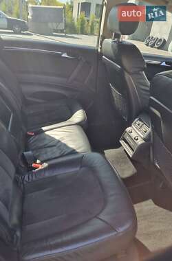 Позашляховик / Кросовер Audi Q7 2013 в  фото 27 Позашляховик / Кросовер Audi Q7 2013 в