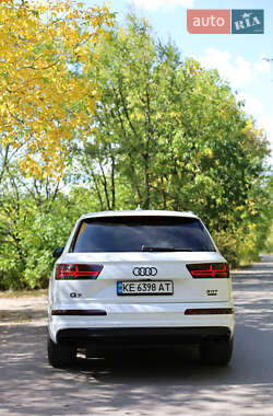 Внедорожник / Кроссовер Audi Q7 2018 в 