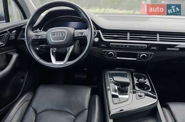 Позашляховик / Кросовер Audi Q7 2018 в 