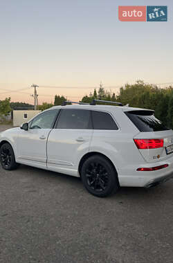 Внедорожник / Кроссовер Audi Q7 2017 в 
