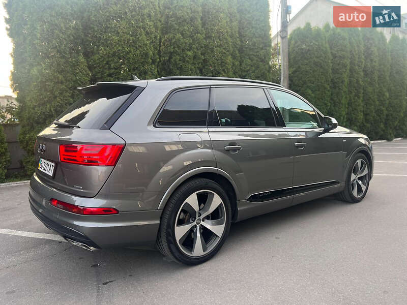 Позашляховик / Кросовер Audi Q7 2015 в Тернополі