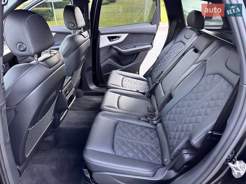 Внедорожник / Кроссовер Audi Q7 2025 в Киеве