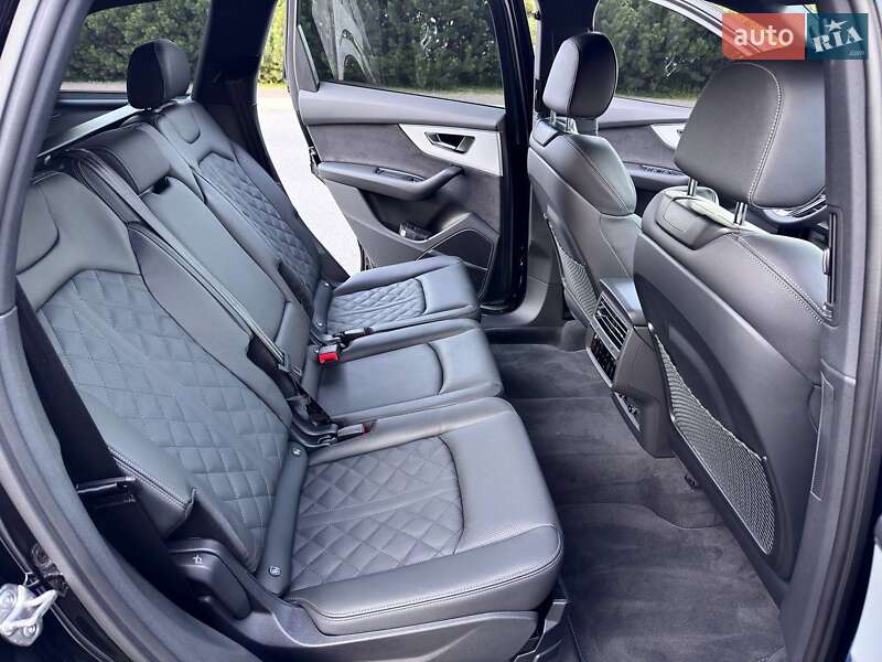 Внедорожник / Кроссовер Audi Q7 2025 в Киеве