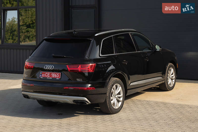 Внедорожник / Кроссовер Audi Q7 2016 в Дубно