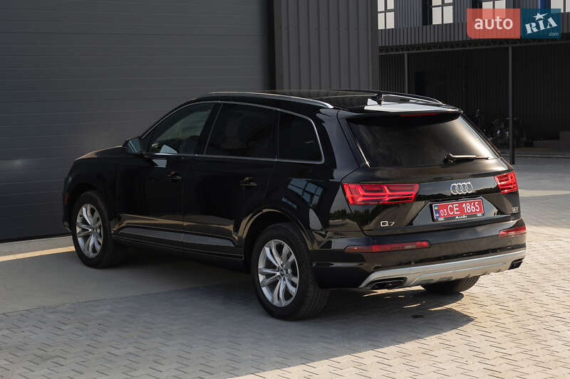 Внедорожник / Кроссовер Audi Q7 2016 в Дубно