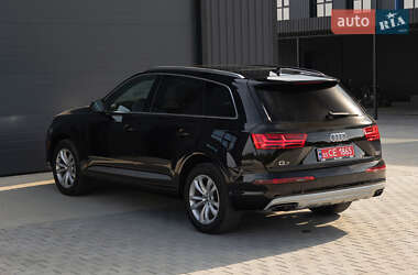 Внедорожник / Кроссовер Audi Q7 2016 в 