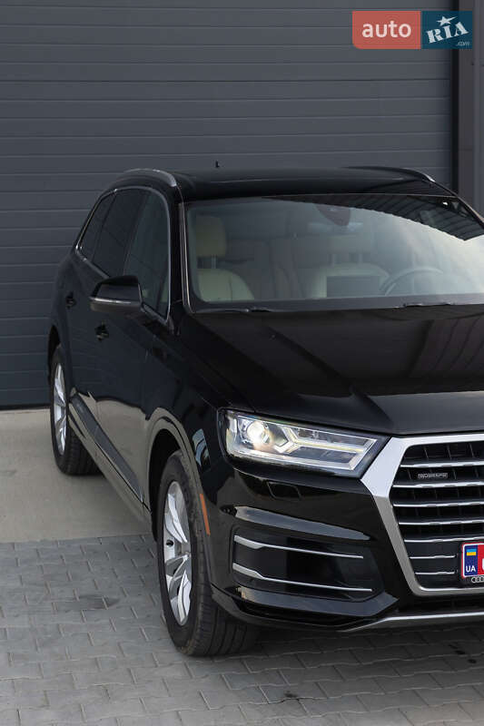 Внедорожник / Кроссовер Audi Q7 2016 в Дубно