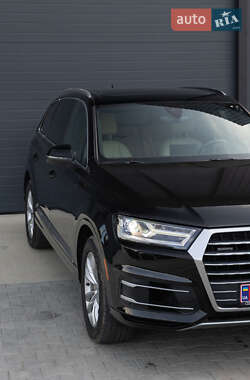 Внедорожник / Кроссовер Audi Q7 2016 в 