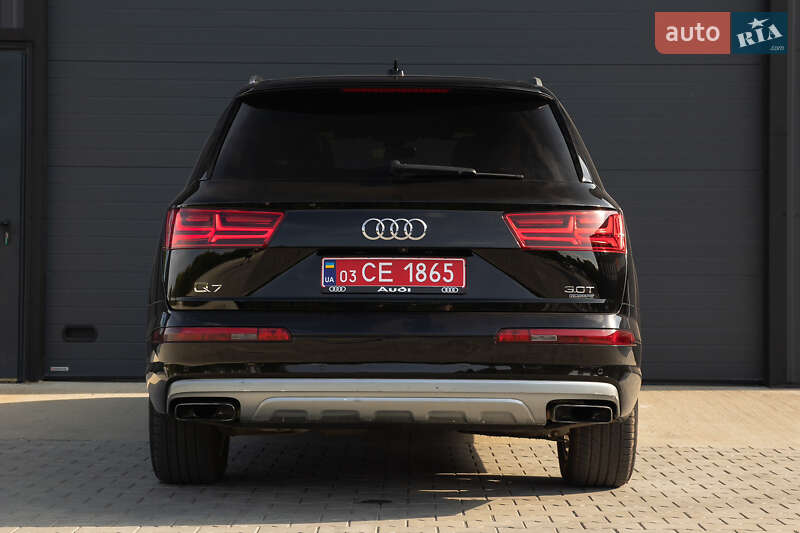 Внедорожник / Кроссовер Audi Q7 2016 в Дубно