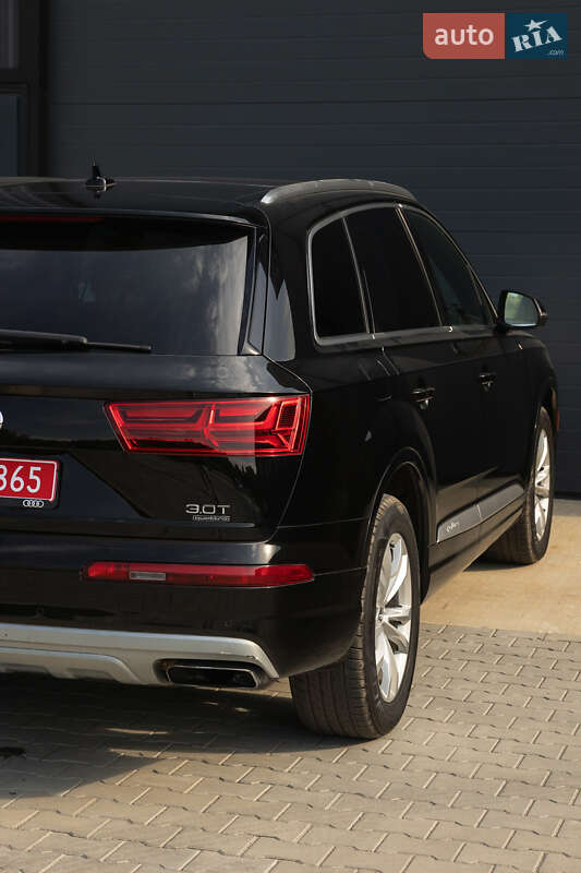 Внедорожник / Кроссовер Audi Q7 2016 в Дубно