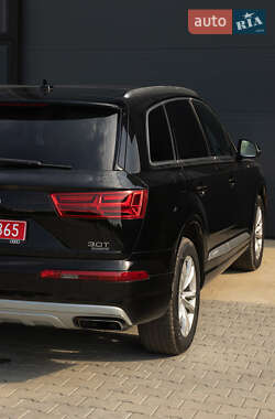 Внедорожник / Кроссовер Audi Q7 2016 в 
