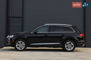 Внедорожник / Кроссовер Audi Q7 2016 в 