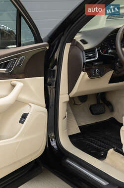 Внедорожник / Кроссовер Audi Q7 2016 в 