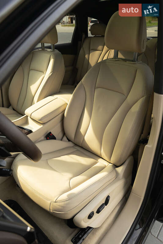 Внедорожник / Кроссовер Audi Q7 2016 в Дубно