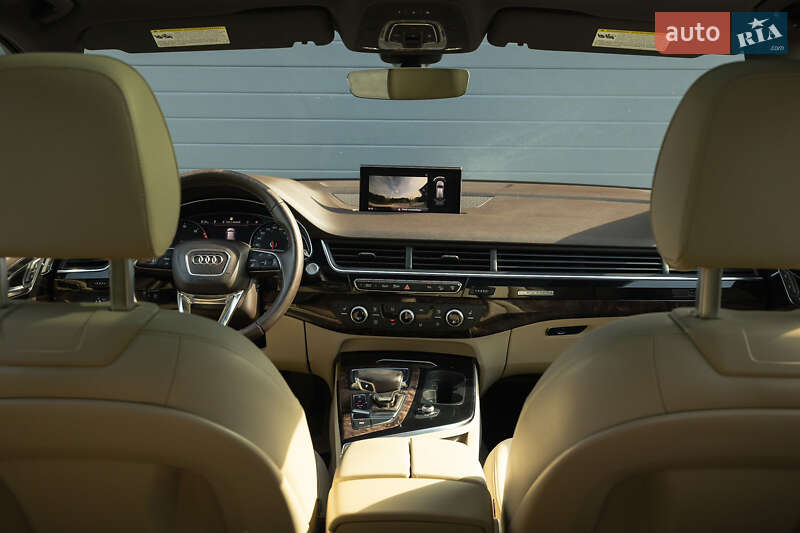 Внедорожник / Кроссовер Audi Q7 2016 в Дубно