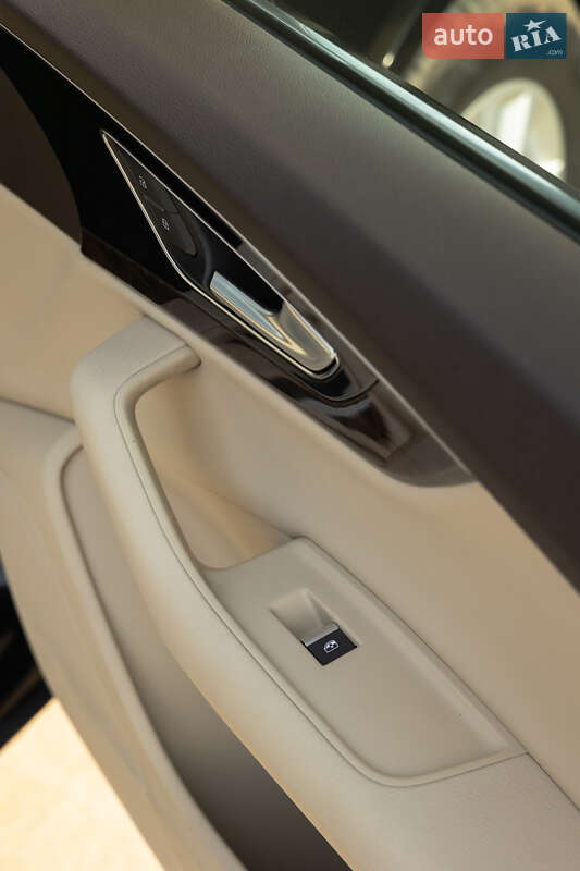Внедорожник / Кроссовер Audi Q7 2016 в Дубно