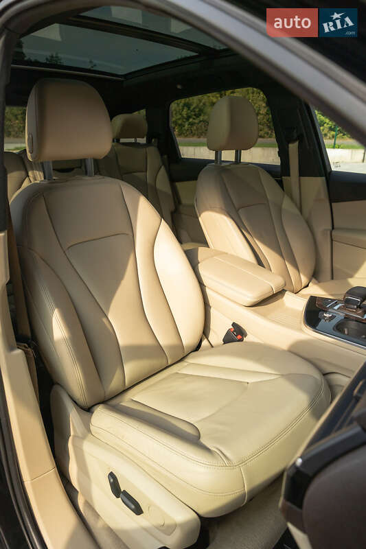 Внедорожник / Кроссовер Audi Q7 2016 в Дубно