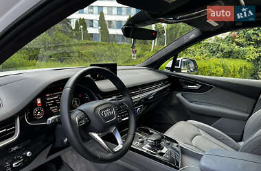 Внедорожник / Кроссовер Audi Q7 2016 в 