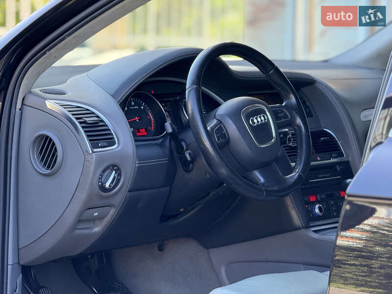 Внедорожник / Кроссовер Audi Q7 2009 в Тернополе