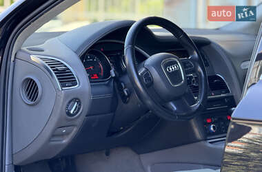 Позашляховик / Кросовер Audi Q7 2009 в 